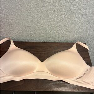 Victoria's Secret Light Pink Bra